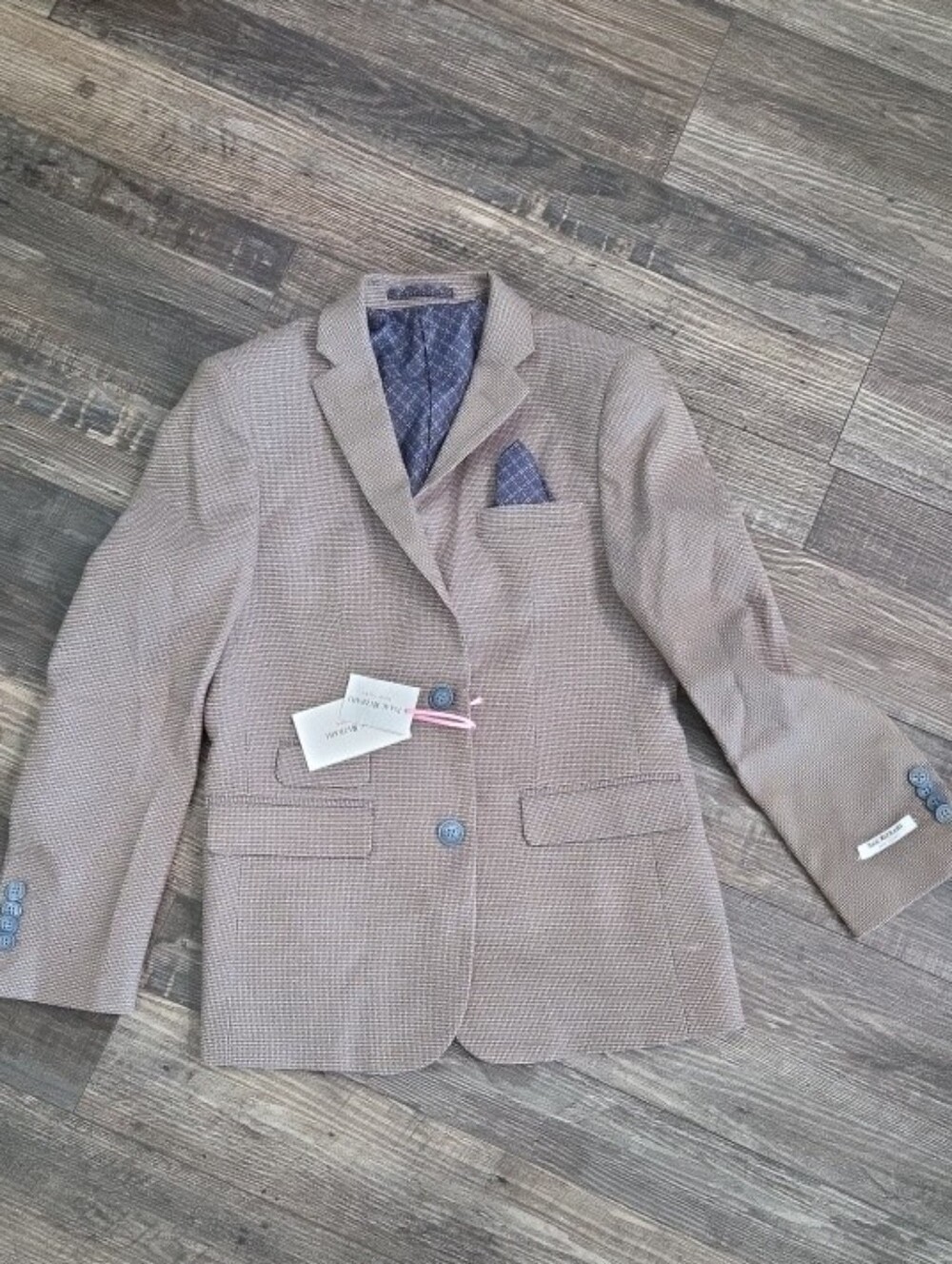 Isaac Mizrahi Light Brown Textured Boys Blazer with Blue Pocket Square